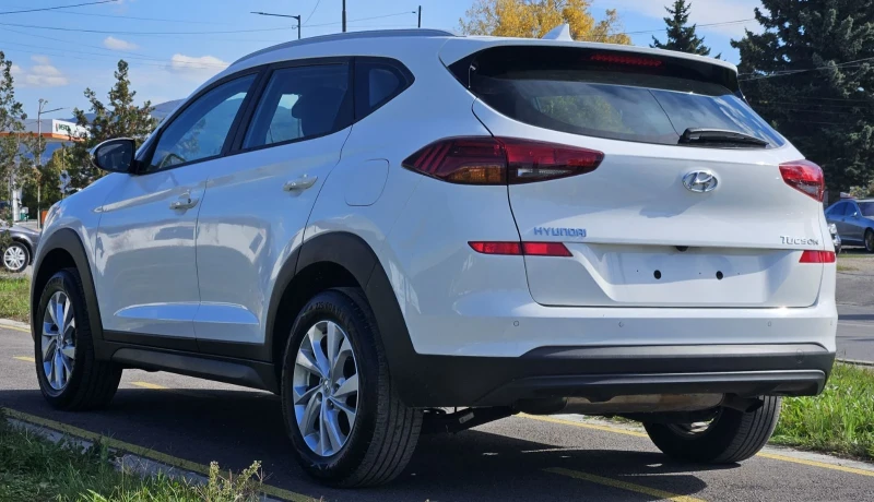 Hyundai Tucson 1.6, снимка 6 - Автомобили и джипове - 48865772