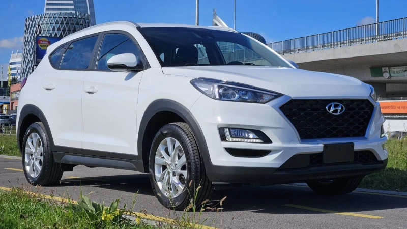 Hyundai Tucson 1.6, снимка 1 - Автомобили и джипове - 48865772