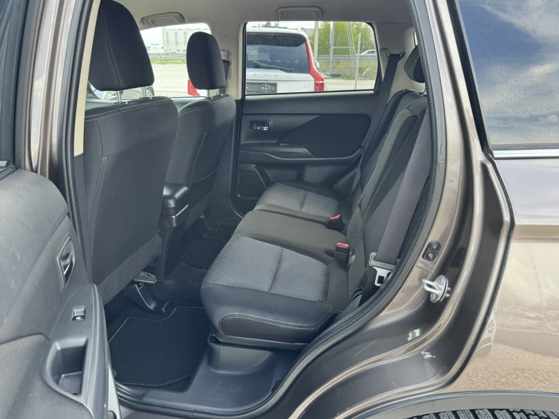 Mitsubishi Outlander 2.2D 4X4 6+ 1, снимка 8 - Автомобили и джипове - 50045818