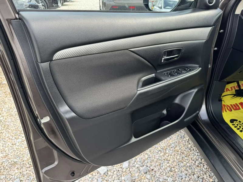 Mitsubishi Outlander 2.2D 4X4 6+ 1, снимка 11 - Автомобили и джипове - 50045818