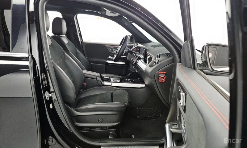Mercedes-Benz GLB, снимка 11 - Автомобили и джипове - 52729647