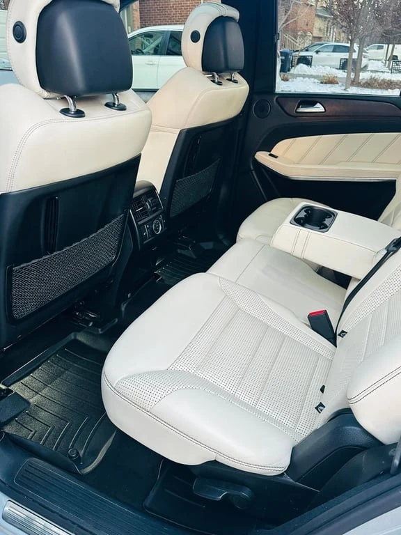 Mercedes-Benz GLS * AMG 63 * CARFAX * БЕЗ ПЪРВОНАЧАЛНА ВНОСКА, снимка 7 - Автомобили и джипове - 52940730