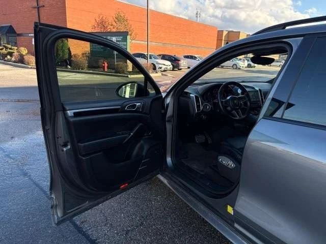Porsche Cayenne * GTS * CARFAX * БЕЗ ПЪРВОНАЧАЛНА ВНОСКА, снимка 11 - Автомобили и джипове - 53091113