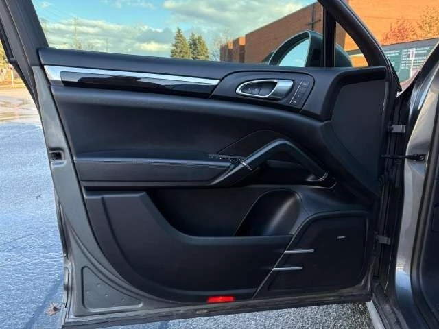 Porsche Cayenne * GTS * CARFAX * БЕЗ ПЪРВОНАЧАЛНА ВНОСКА, снимка 15 - Автомобили и джипове - 53091113