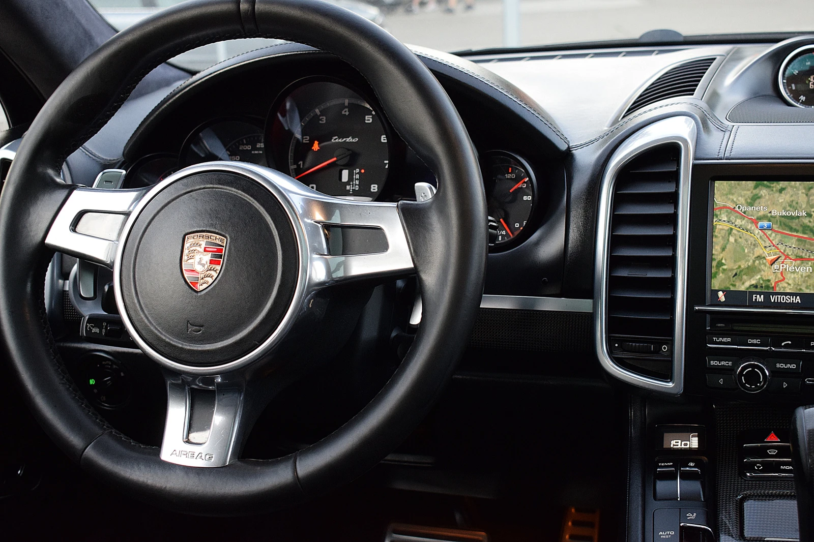 Porsche Cayenne 4.8ШВЕЙЦАРИЯ-ДИСТРОНИК/КОЖА/НАВИ/4x4, снимка 13 - Автомобили и джипове - 54858842