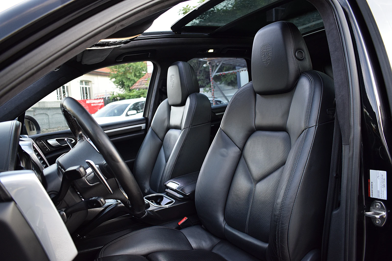 Porsche Cayenne 4.8ШВЕЙЦАРИЯ-ДИСТРОНИК/КОЖА/НАВИ/4x4, снимка 10 - Автомобили и джипове - 54858842