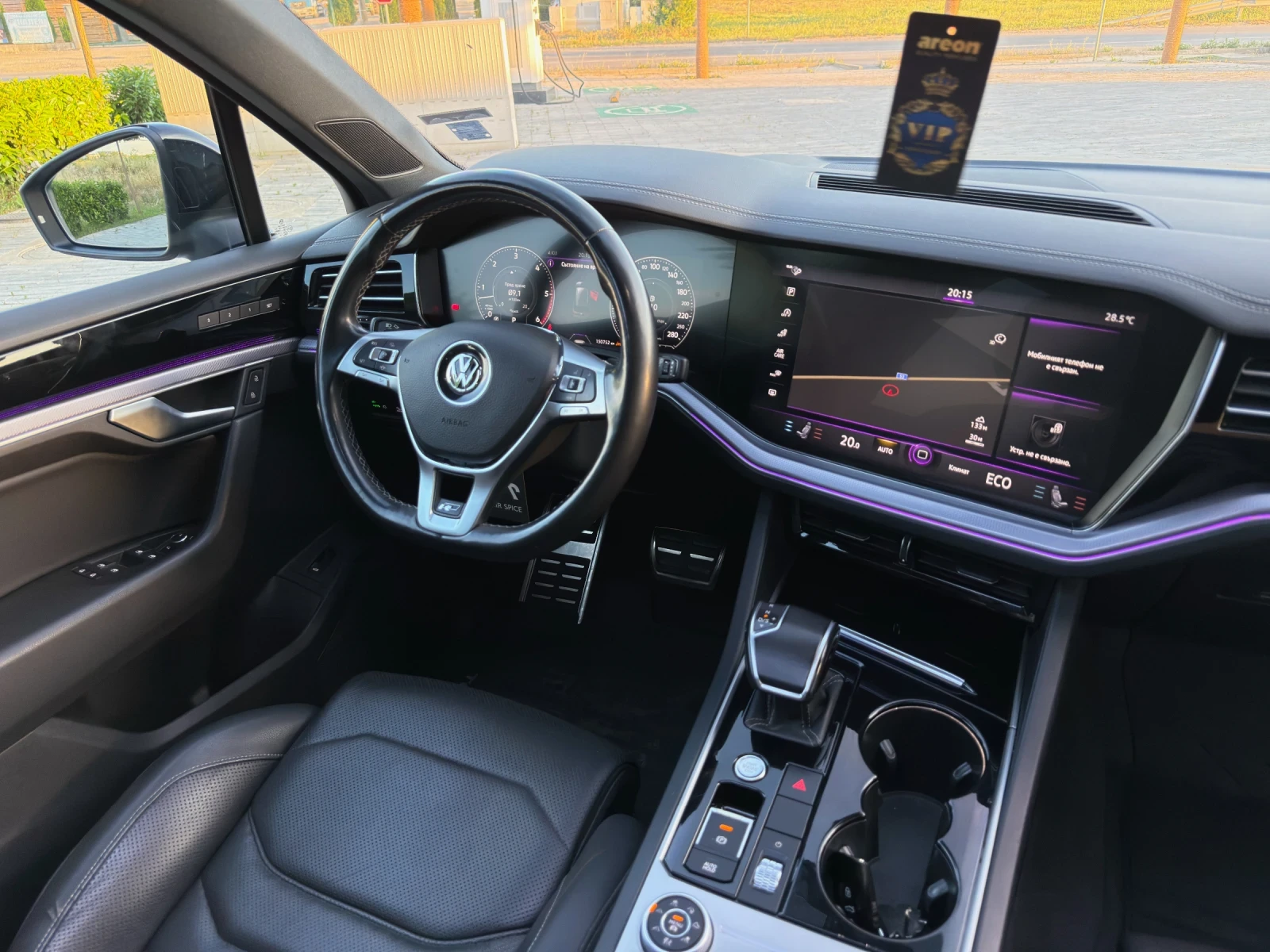 VW Touareg 3.0TDI/R-LINE/DAYTONA GRAU/FULL MAX/LIZING, снимка 8 - Автомобили и джипове - 54865369