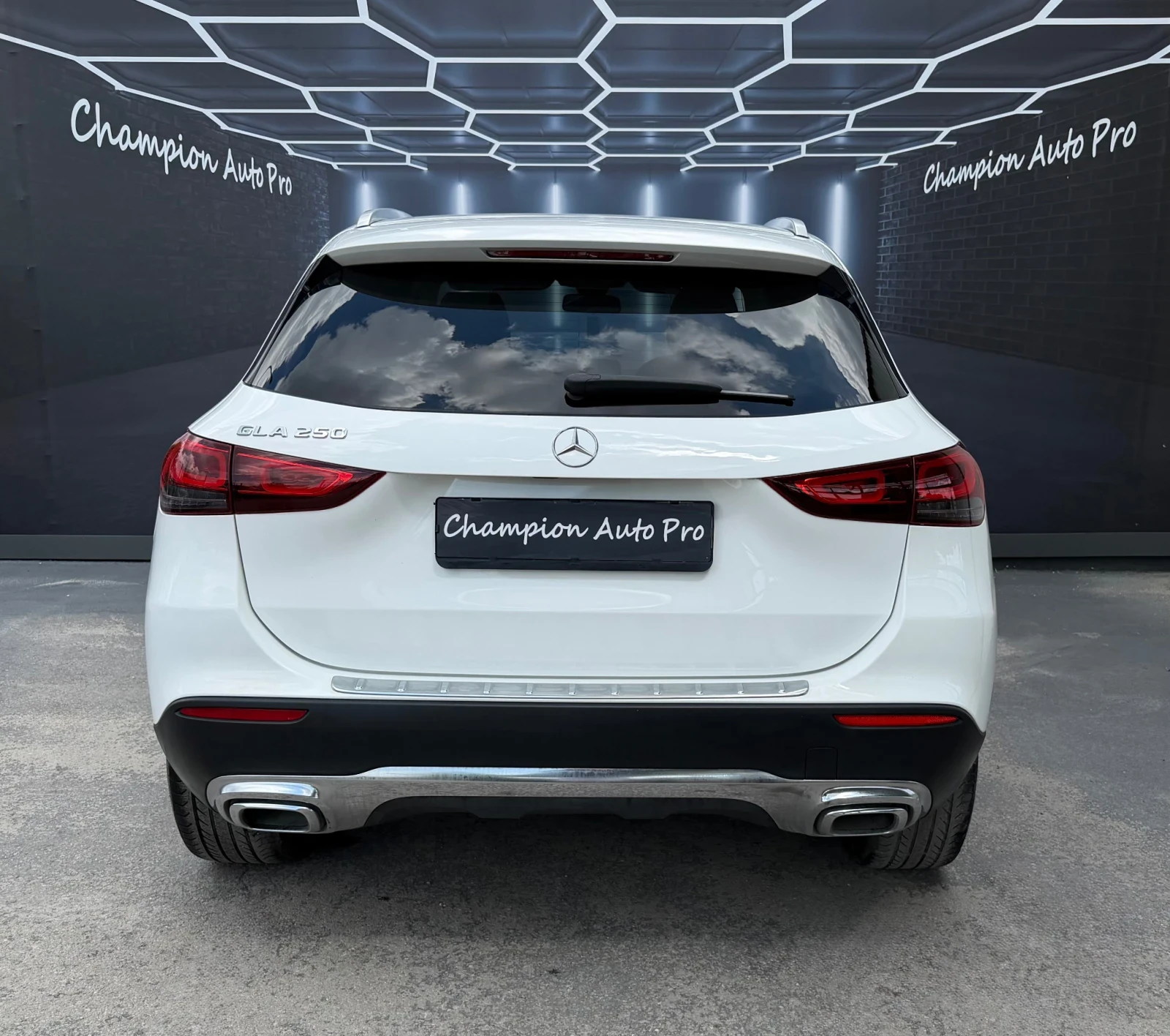 Mercedes-Benz GLA 250 39000 km, снимка 5 - Автомобили и джипове - 55206472
