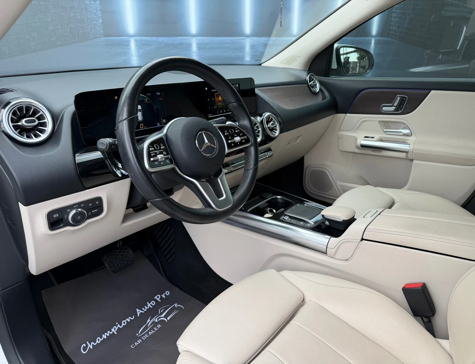 Mercedes-Benz GLA 250 39000 km, снимка 9 - Автомобили и джипове - 55206472