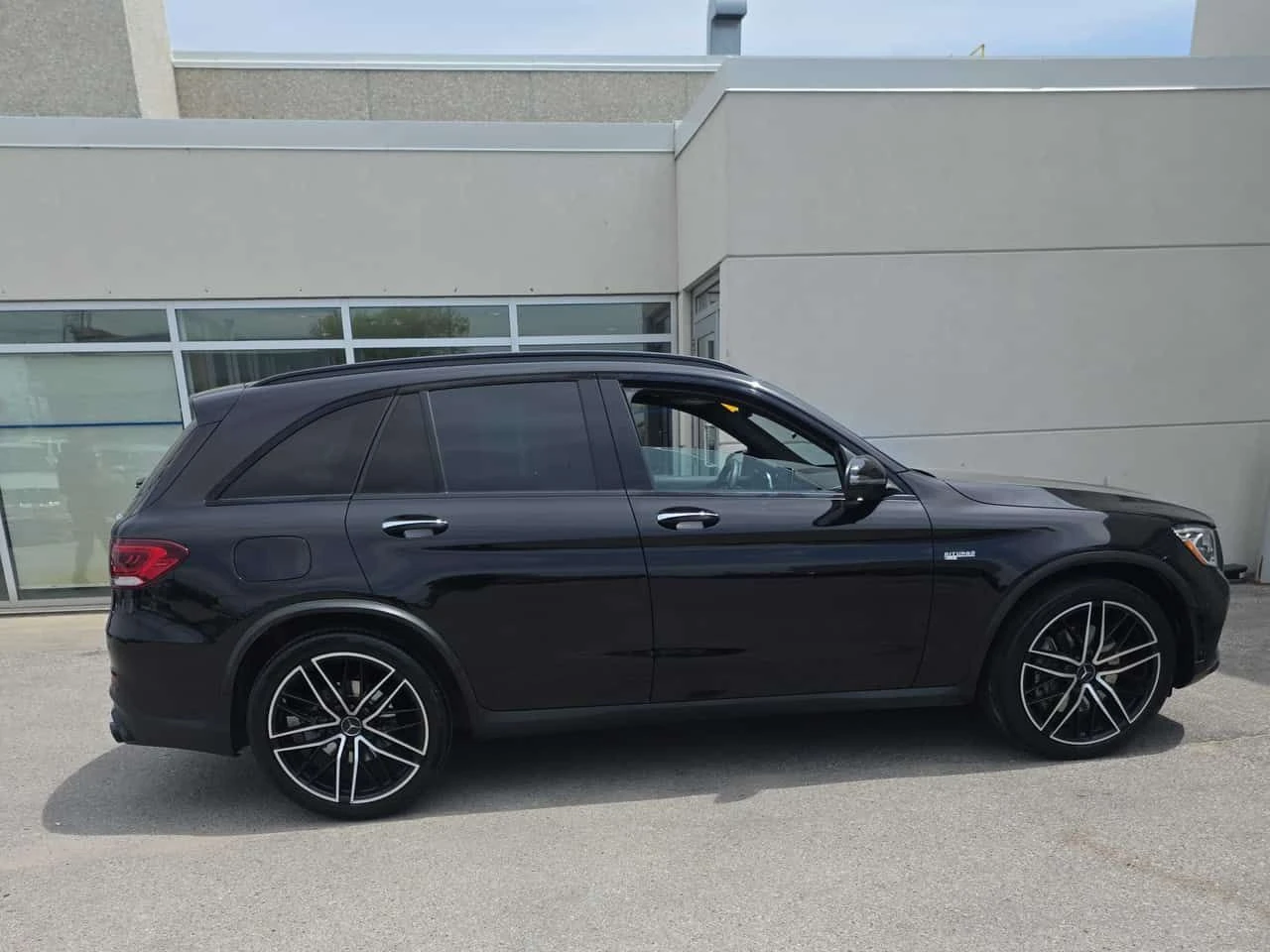 Mercedes-Benz GLC * AMG 43 * CARFAX * БЕЗ ПЪРВОНАЧАЛНА ВНОСКА, снимка 3 - Автомобили и джипове - 55212937