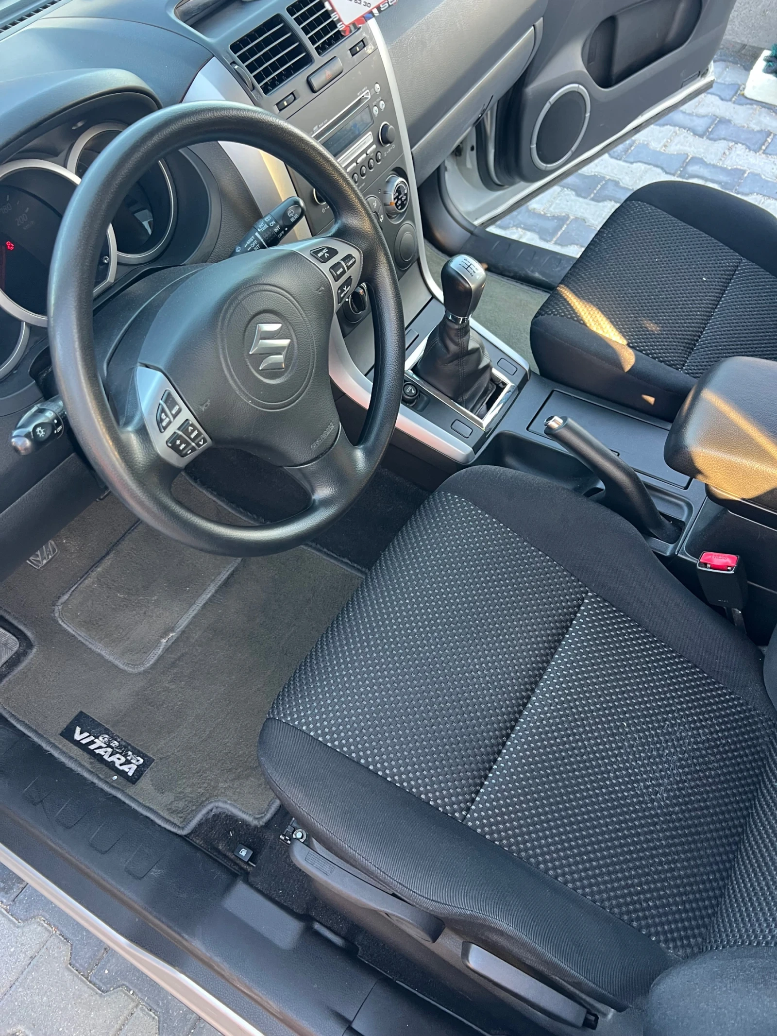 Suzuki Grand vitara, снимка 4 - Автомобили и джипове - 56362164