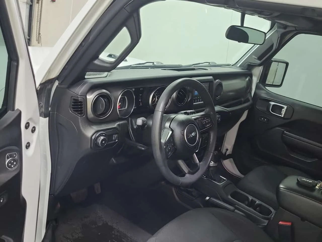 Jeep Wrangler WILLYS * CARFAX * АВТОКРЕДИТ* , снимка 11 - Автомобили и джипове - 56221947
