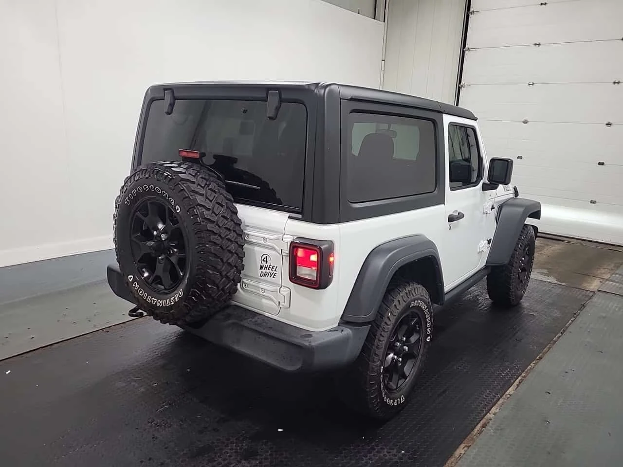 Jeep Wrangler WILLYS * CARFAX * АВТОКРЕДИТ* , снимка 3 - Автомобили и джипове - 56221947