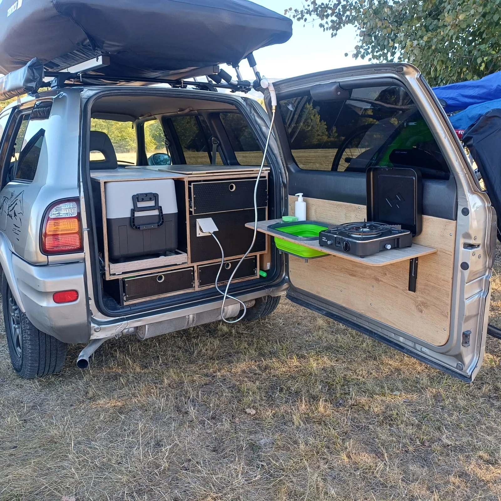 Toyota Rav4 CAMPER, снимка 9 - Автомобили и джипове - 56711603