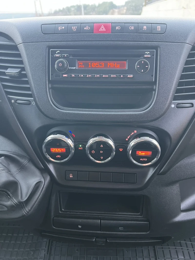 Iveco Daily 35c15, снимка 17 - Бусове и автобуси - 53308120