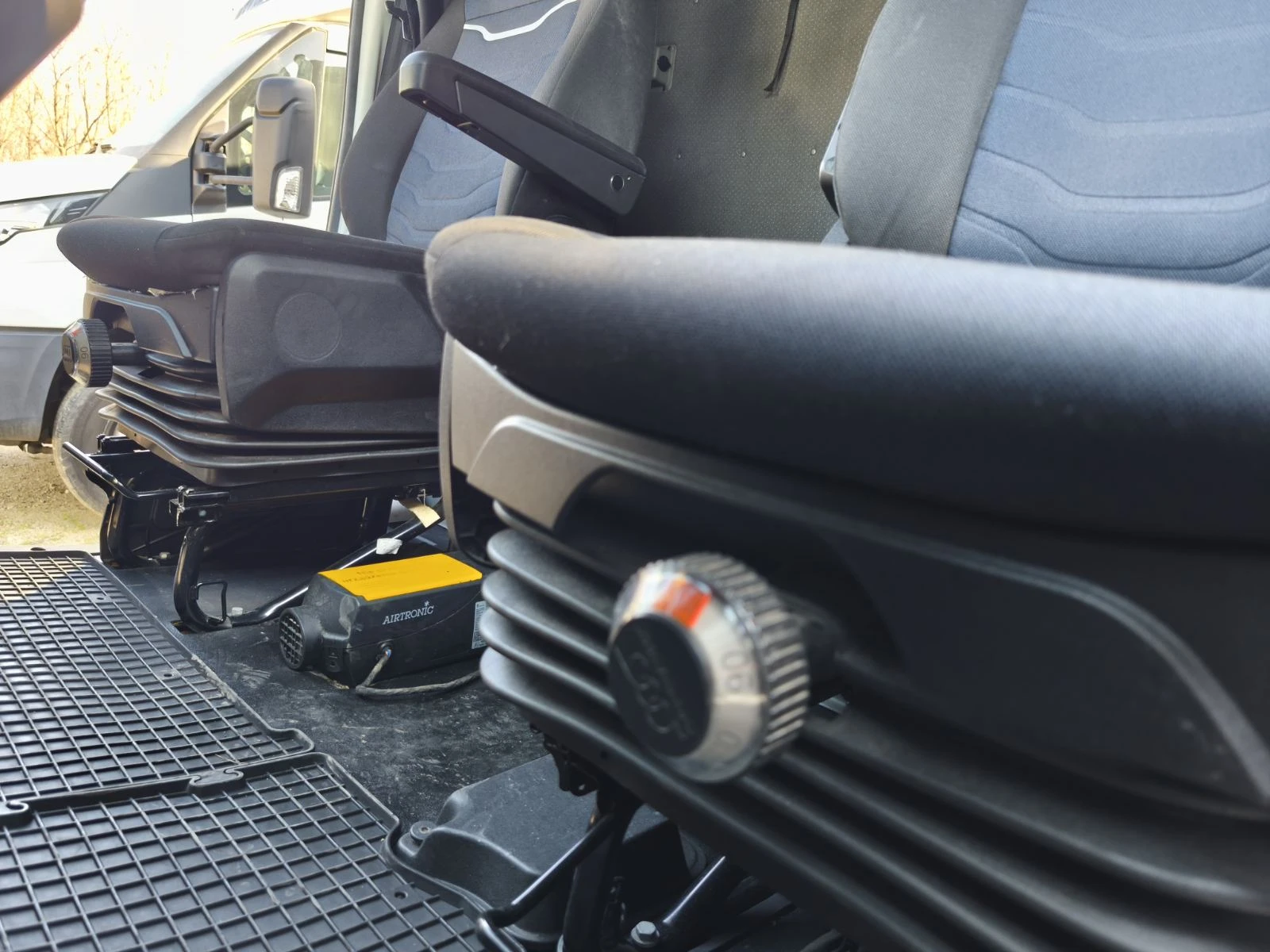 Iveco Daily 4000Е ПЪРВОНАЧАЛНА///10ПАЛ//ДВЕ ЛЕГЛА/ЛИЗИНГ= /ТОП, снимка 9 - Бусове и автобуси - 53865871