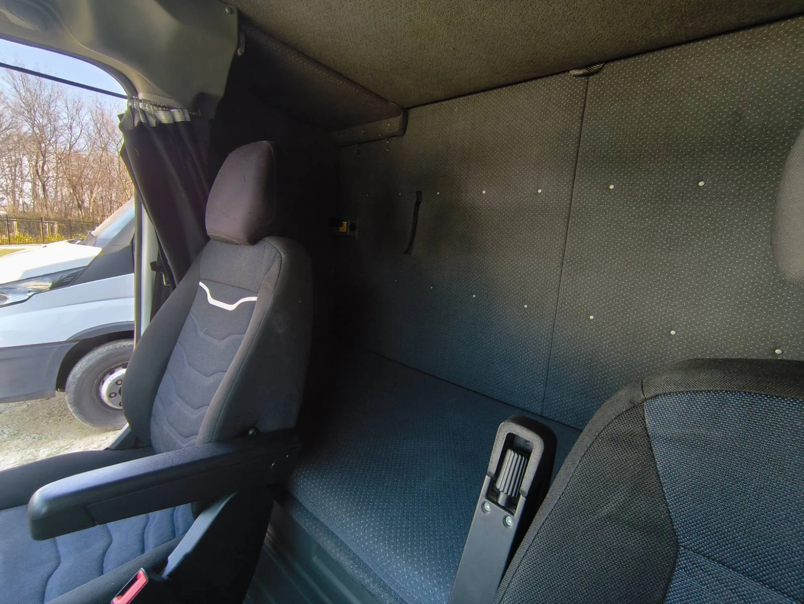 Iveco Daily 4000Е ПЪРВОНАЧАЛНА///10ПАЛ//ДВЕ ЛЕГЛА/ЛИЗИНГ= /ТОП, снимка 11 - Бусове и автобуси - 53865871