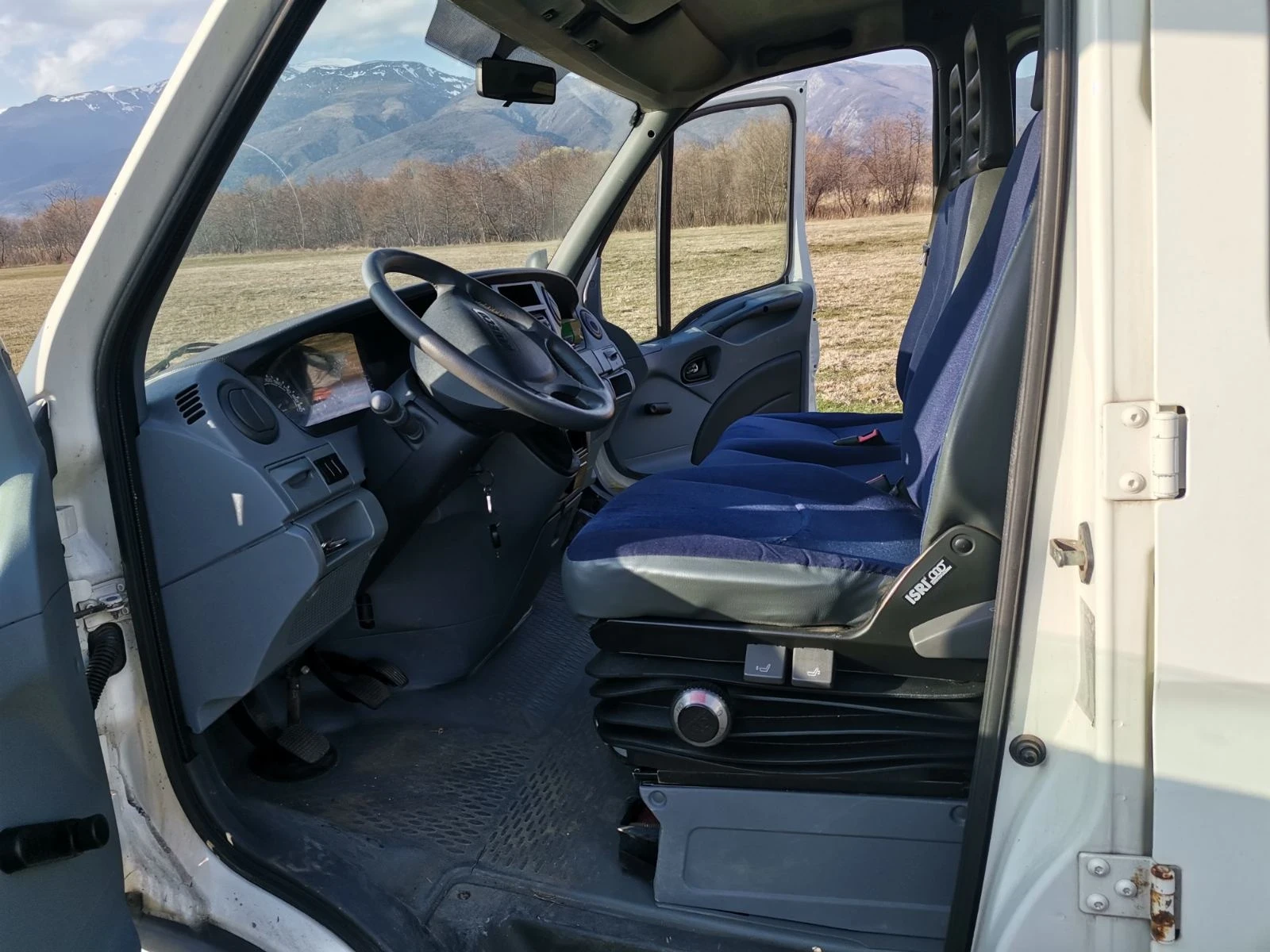Iveco 3512 2800 тди 3, 60кароцерия 120коня изплащане прес ТБИ, снимка 11 - Бусове и автобуси - 54009474