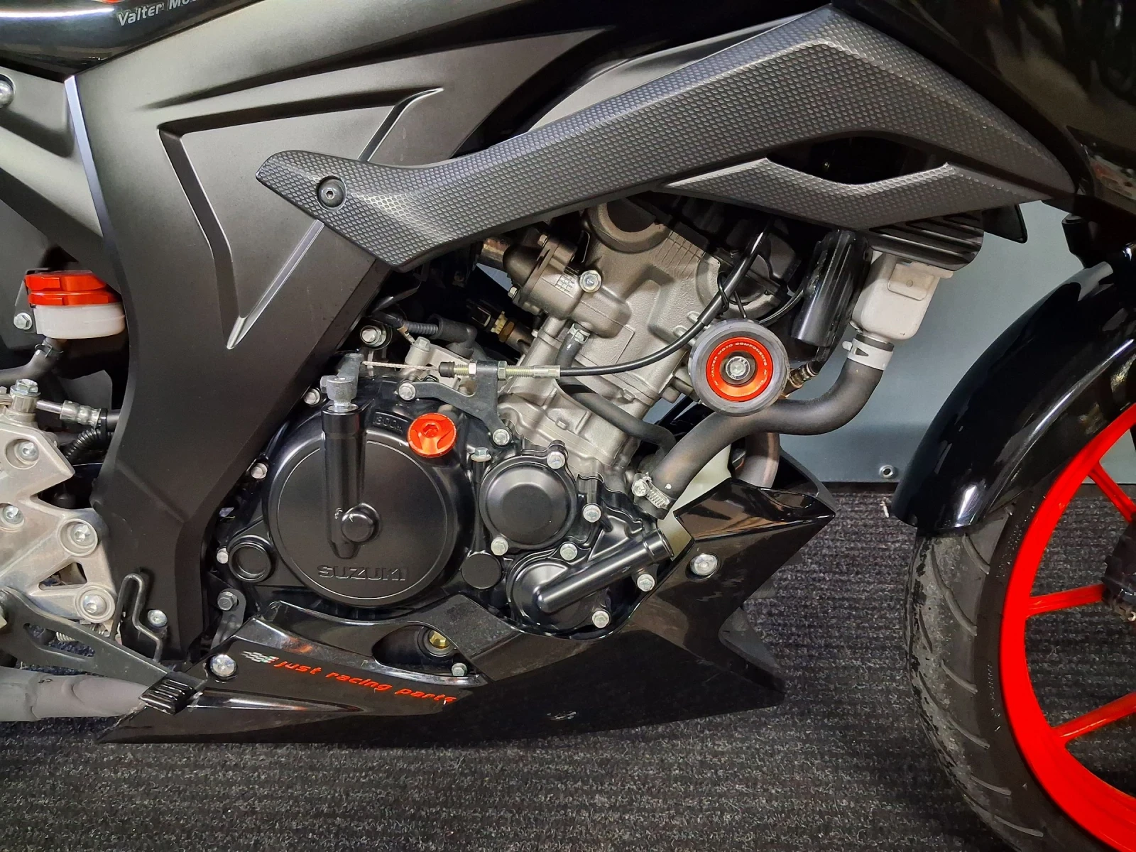 Suzuki Gsx S 125 ABS LED  - изображение 10