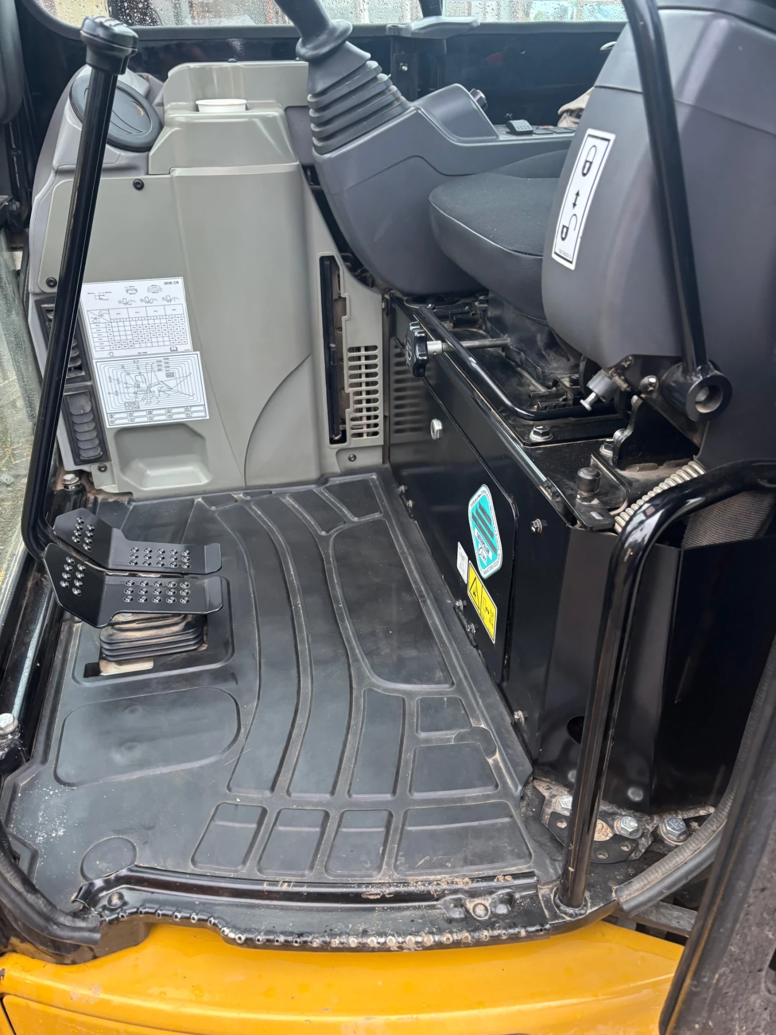 Багер Cat 303CR - изображение 7