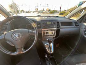 Toyota Corolla verso 1.8 VVT Автоматик, снимка 8 - Автомобили и джипове - 45526231