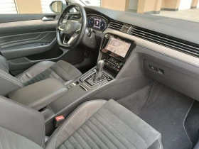 VW Passat Elegance, Digital, Сервизна История-117км., снимка 11