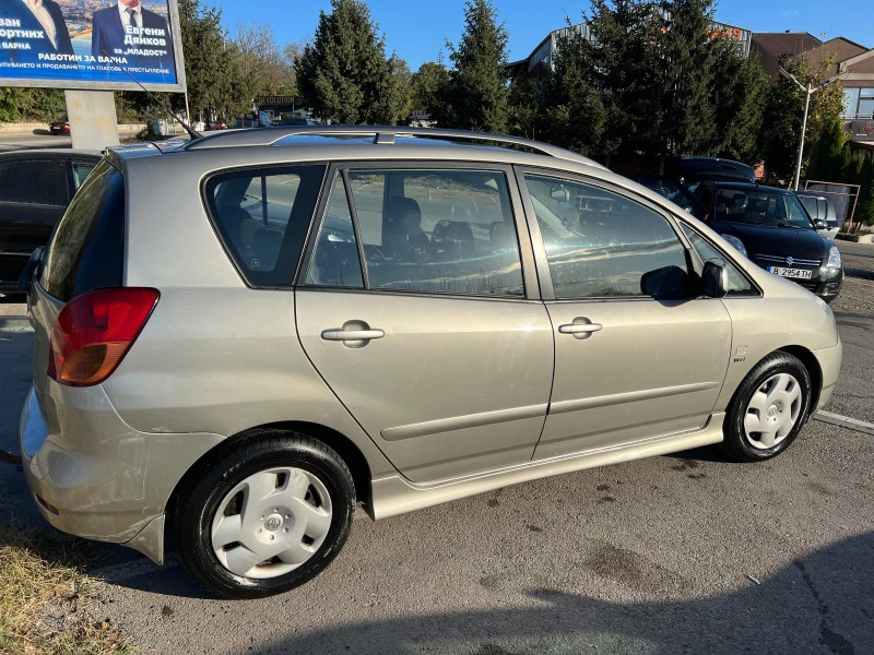 Toyota Corolla verso 1.8 VVT Автоматик, снимка 4 - Автомобили и джипове - 46127357