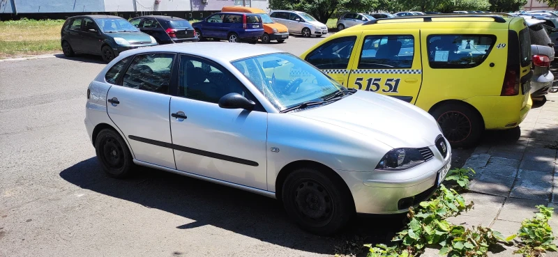 Seat Ibiza, снимка 1 - Автомобили и джипове - 47950959