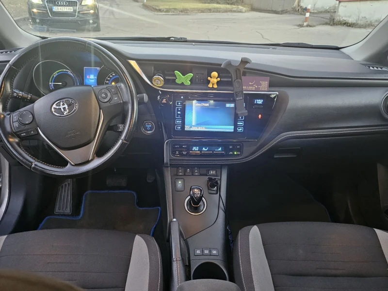 Toyota Auris 1.8, снимка 11 - Автомобили и джипове - 48395418