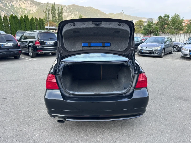 BMW 320 FaceLift - 2.0TDI - КЛИМАТРОНИК - УНИКАТ, снимка 16 - Автомобили и джипове - 51648970