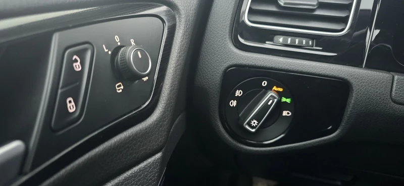 VW Golf 1.5 TGI DSG R-LINE FULL FULL, снимка 14 - Автомобили и джипове - 52457903