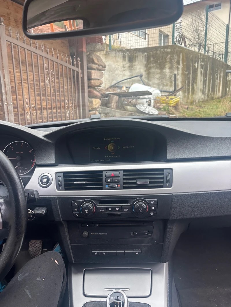 BMW 320, снимка 6 - Автомобили и джипове - 53383559