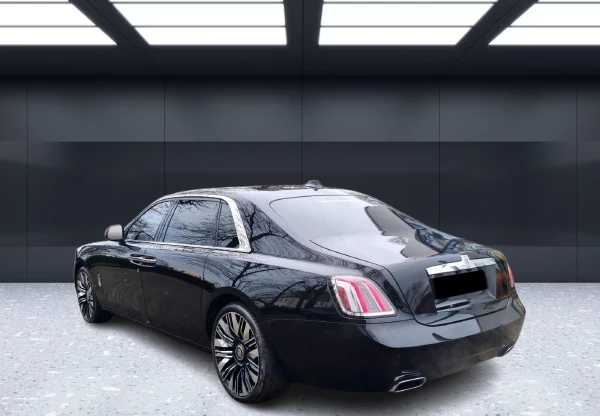 Rolls-Royce Ghost EWB Black Badge = NEW= Гаранция, снимка 2 - Автомобили и джипове - 52930171