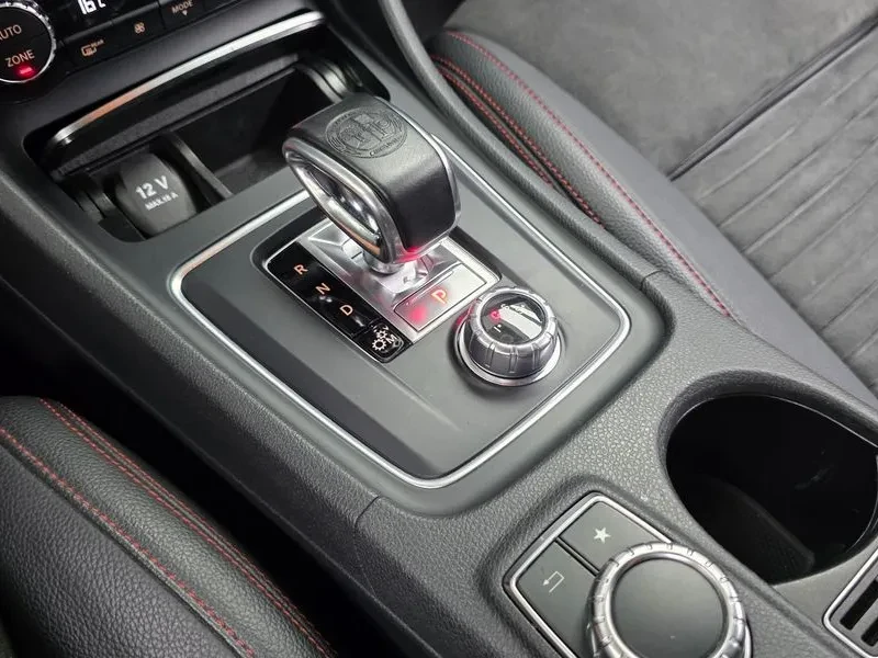 Mercedes-Benz A45 AMG 4MATIC, снимка 9 - Автомобили и джипове - 55117339