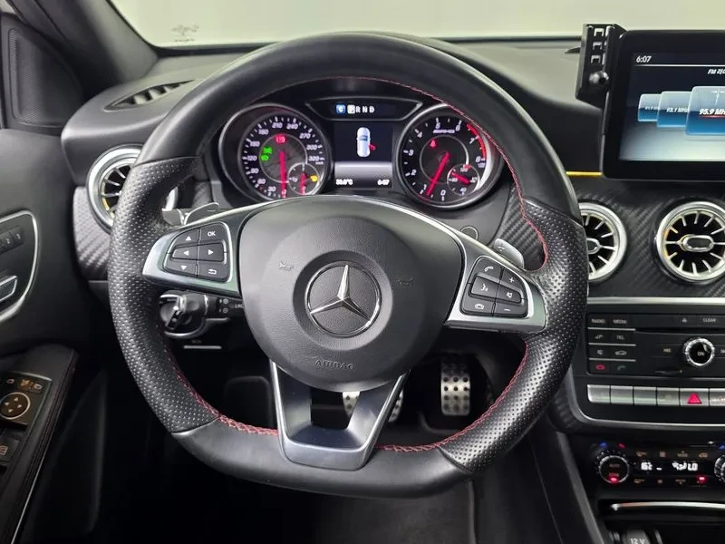 Mercedes-Benz A45 AMG 4MATIC, снимка 13 - Автомобили и джипове - 55117339