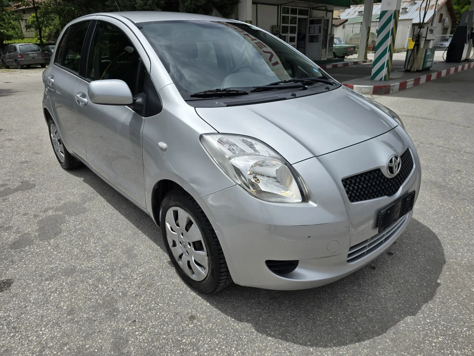 Toyota Yaris 1.0i   70к.с  153000km - изображение 7