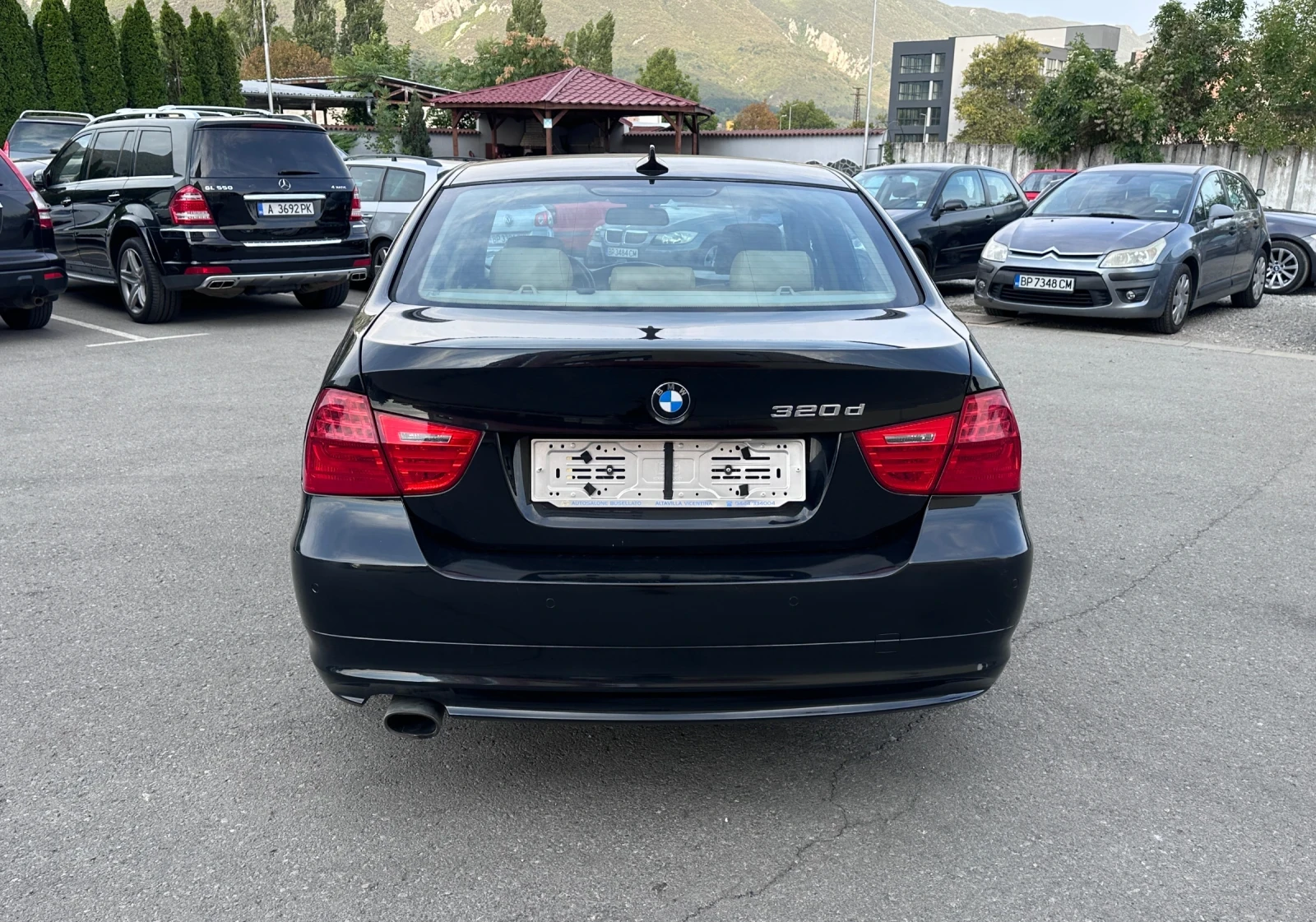 BMW 320 FaceLift - 2.0TDI - КЛИМАТРОНИК - УНИКАТ - изображение 6