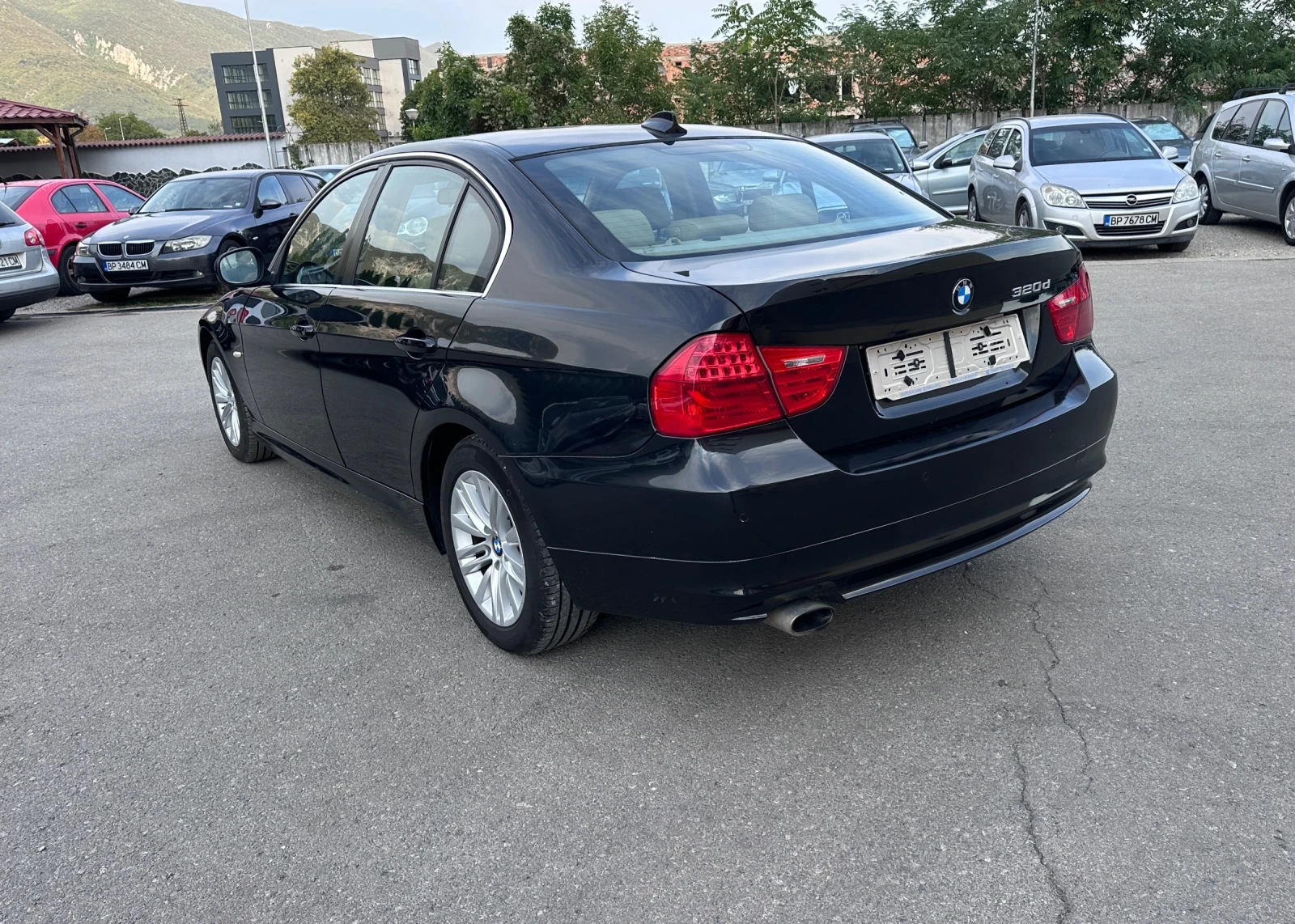 BMW 320 FaceLift - 2.0TDI - КЛИМАТРОНИК - УНИКАТ - изображение 7