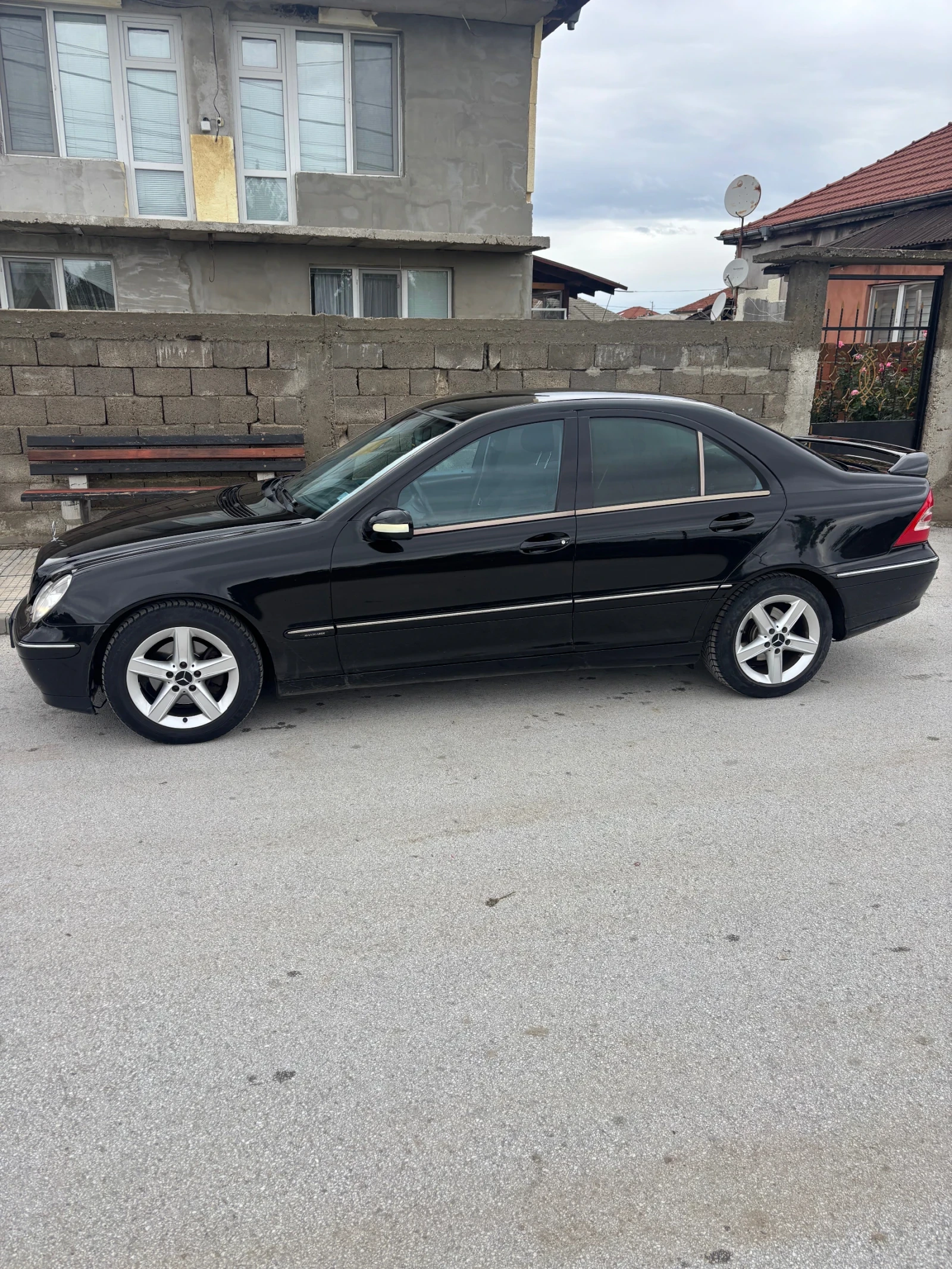 Mercedes-Benz C 200 Kompressor - изображение 5