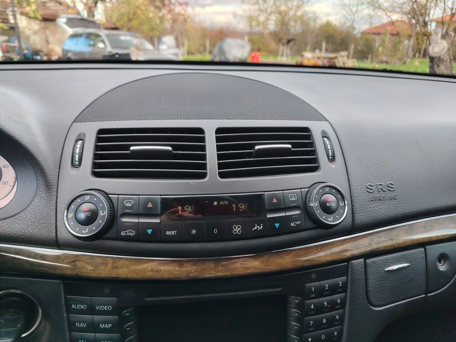 Mercedes-Benz E 320 Е320 CDI 204 к.с. Avangarde, снимка 13 - Автомобили и джипове - 54261564