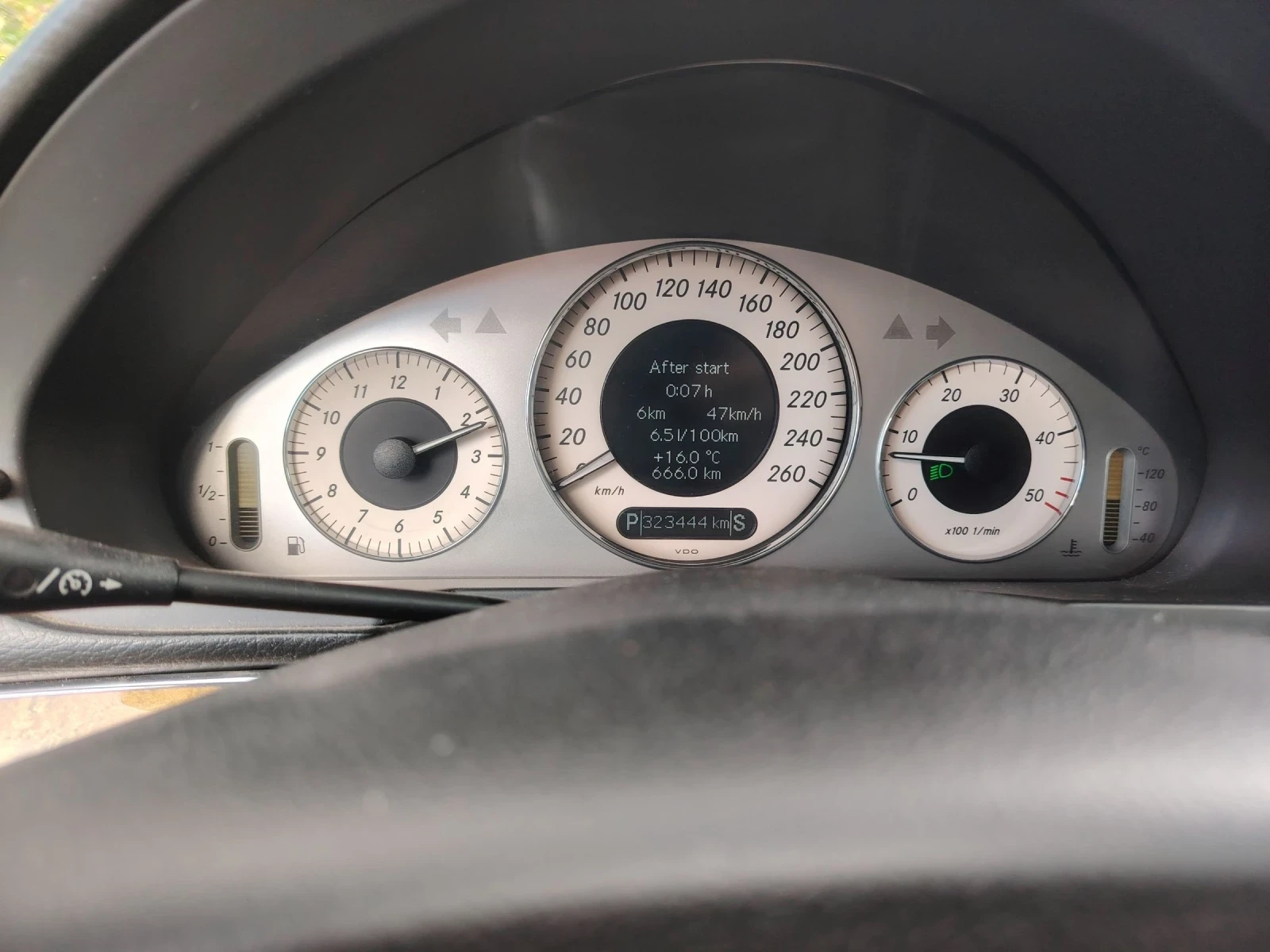 Mercedes-Benz E 320 Е320 CDI 204 к.с. Avangarde, снимка 12 - Автомобили и джипове - 54261564