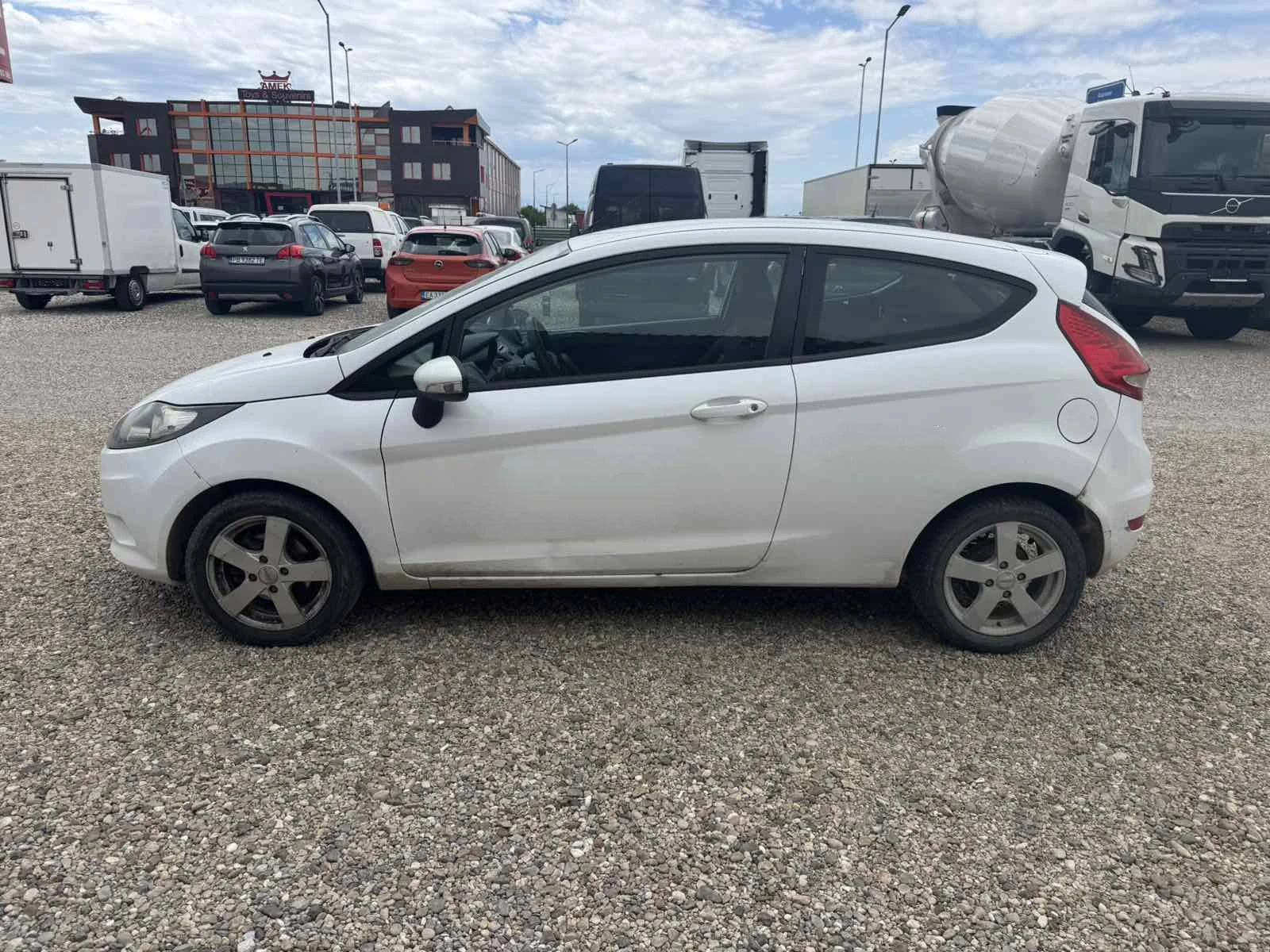 Ford Fiesta 1.6 TDCI, снимка 4 - Автомобили и джипове - 55432256