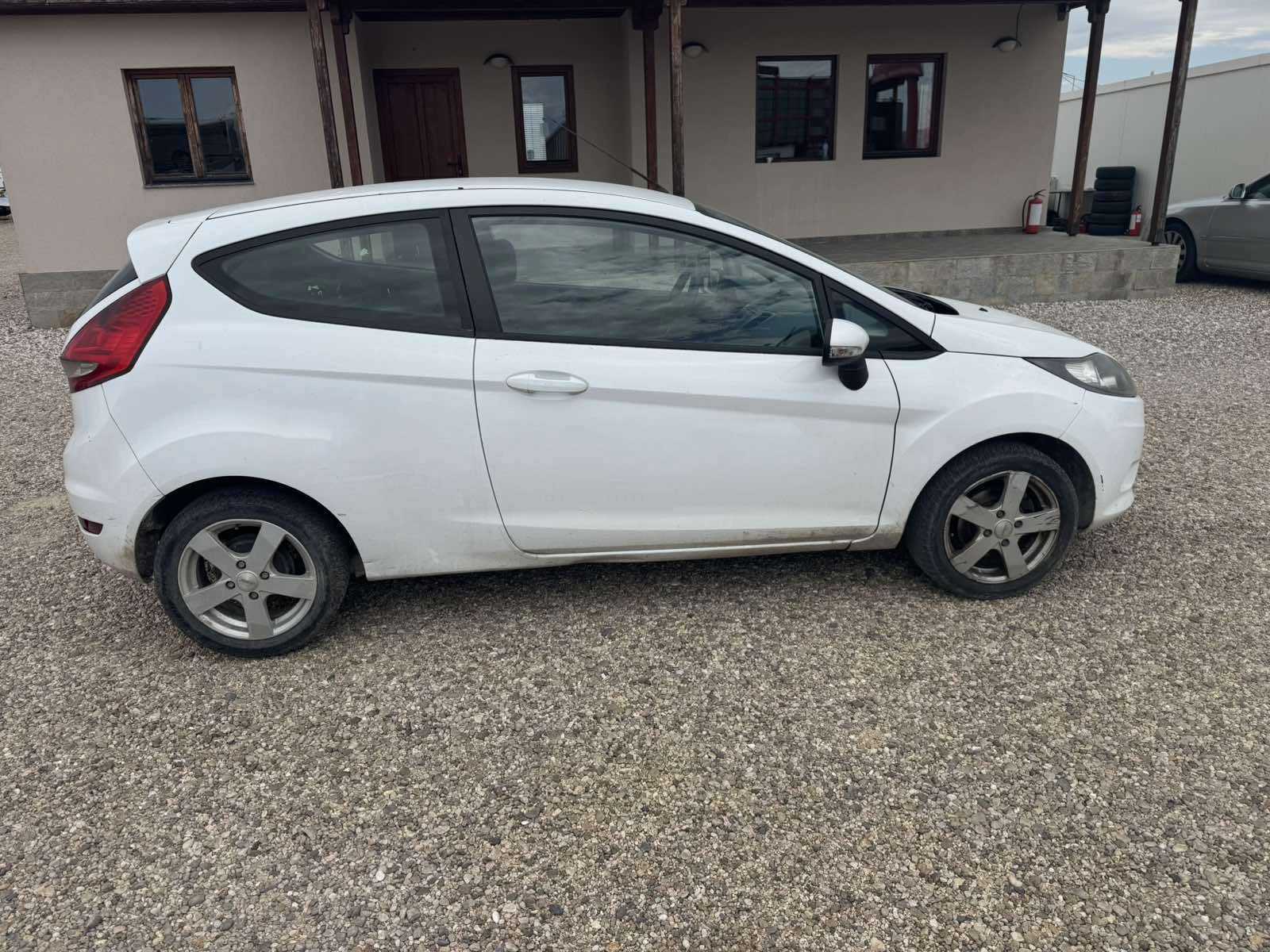Ford Fiesta 1.6 TDCI, снимка 8 - Автомобили и джипове - 55432256