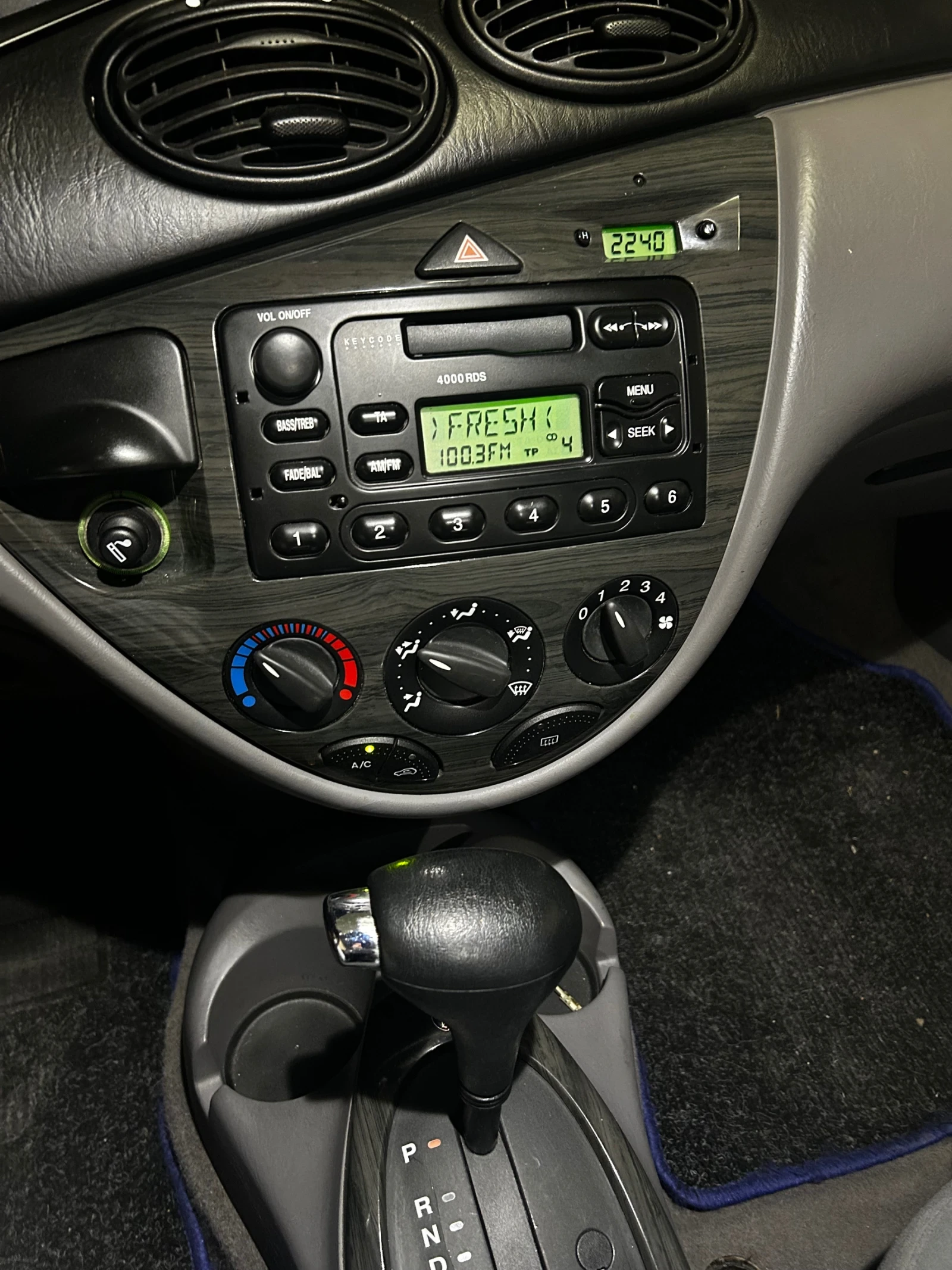 Ford Focus 1.6I Avtomatik, снимка 6 - Автомобили и джипове - 55647515