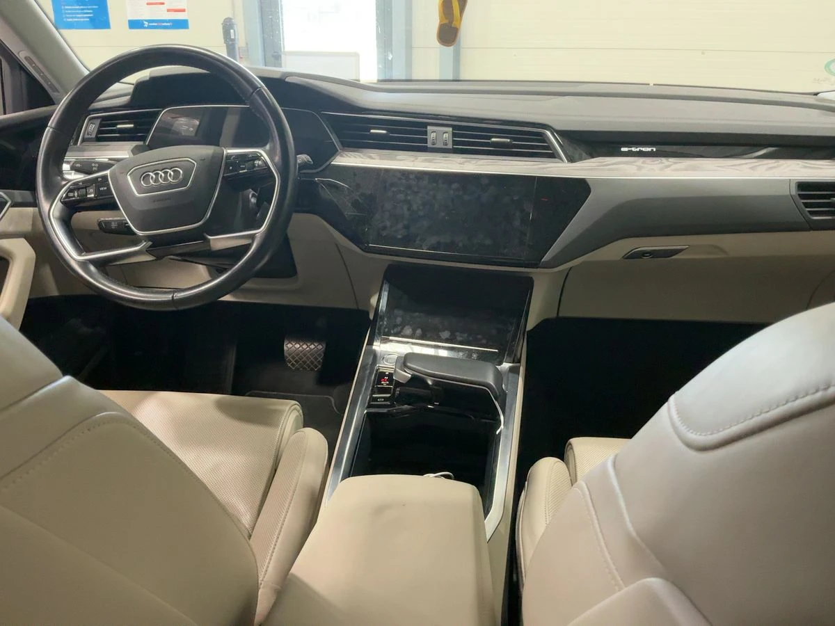 Audi E-Tron ОЧАКВАН ВНОС/ДАНЪЧЕН КРЕДИТ/ETRON55quattroADVANCED, снимка 15 - Автомобили и джипове - 55732733