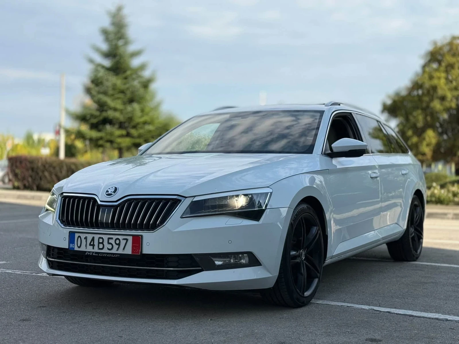 Skoda Superb 4x4 L&K 190kc, снимка 2 - Автомобили и джипове - 56651875