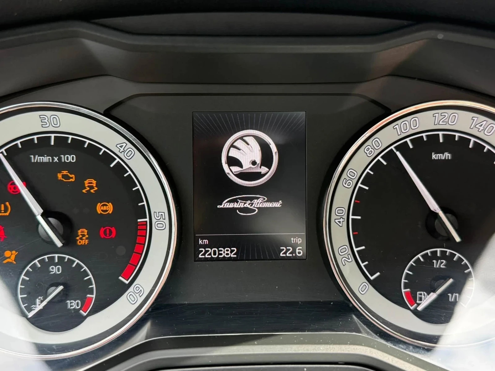 Skoda Superb 4x4 L&K 190kc, снимка 14 - Автомобили и джипове - 56651875