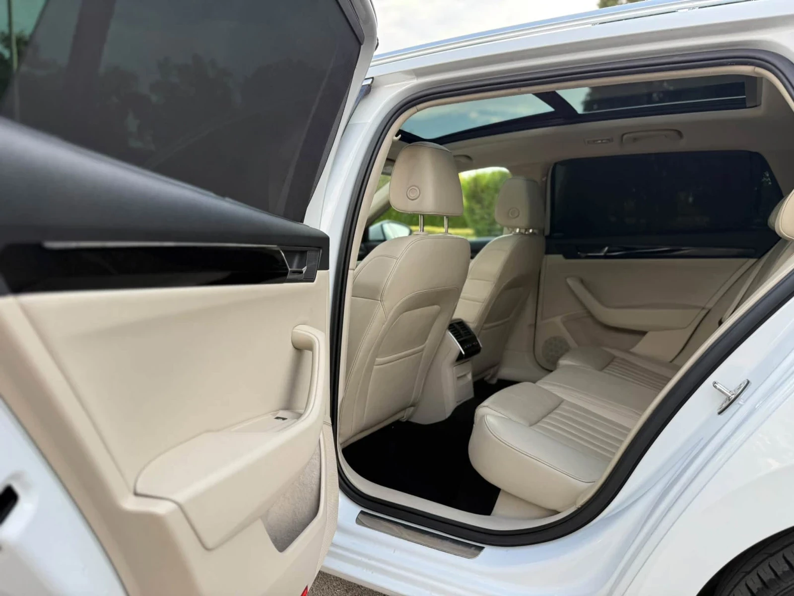 Skoda Superb 4x4 L&K 190kc, снимка 11 - Автомобили и джипове - 56651875