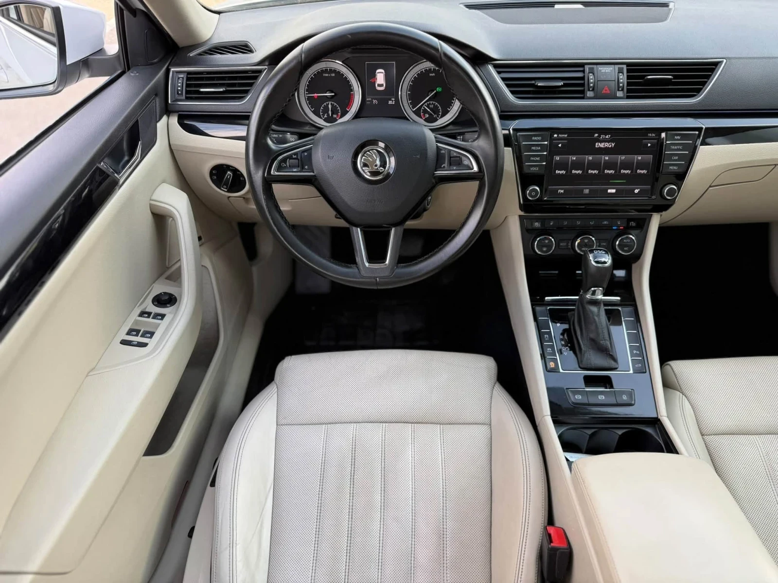 Skoda Superb 4x4 L&K 190kc, снимка 6 - Автомобили и джипове - 56651875