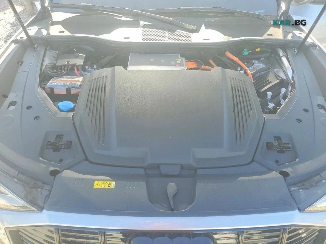Audi E-Tron, снимка 7 - Автомобили и джипове - 56684528